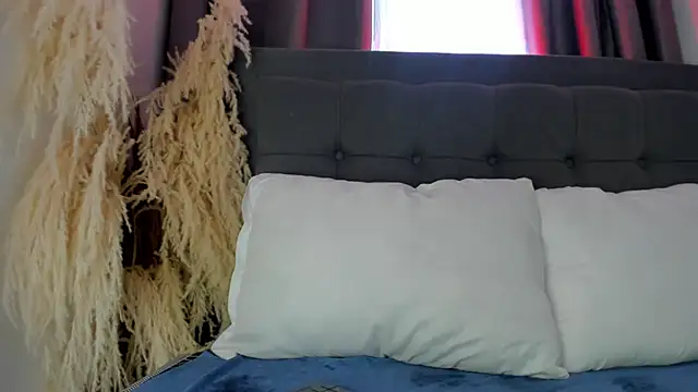 Snapshot of hanna-baker01 chatting on 05-25-26, 03:29 hanna-baker01 online show from 05-25-26, 03:29