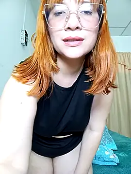 Snapshot of Curves_Nina chatting on 05-11-26, 04:04 Curves Nina online show from 05-11-26, 04:04
