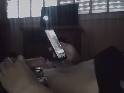 Snapshot of Userknowarg chatting on 04-17-26, 01:14 Userknowarg online show from 04-17-26, 01:14