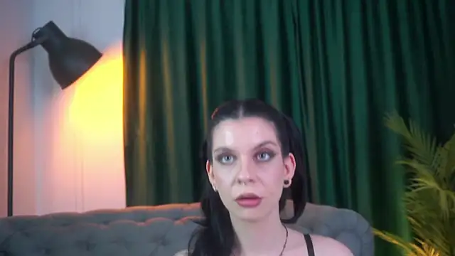 LylithMoon online show from 04-17-26, 08:56