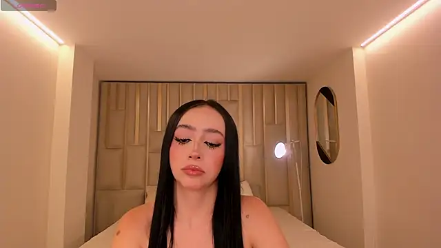 Snapshot of PaulineSanz chatting on 06-25-26, 07:07 PaulineSanz online show from 06-25-26, 07:07