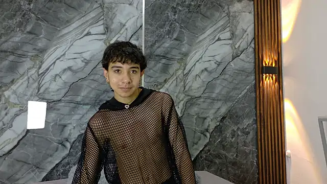 NoahWalker   online show from 04-27-26, 11:08