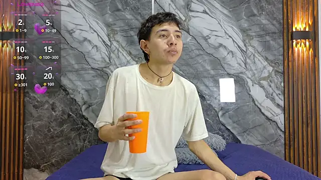 Snapshot of NoahWalker__ chatting on 06-18-26, 10:52 NoahWalker online show from 06-18-26, 10:52