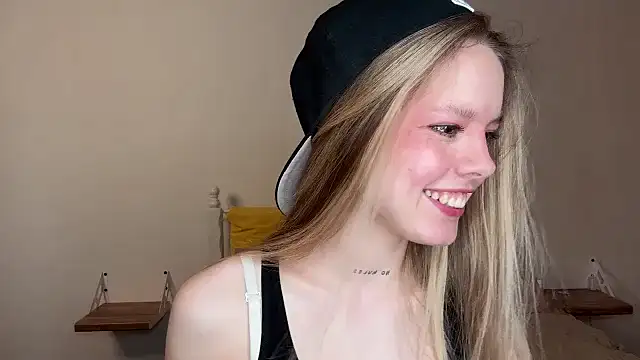 Catrinee online show from 05-10-26, 04:12