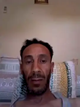 Snapshot of walide400 chatting on 06-24-26, 04:06 walide400 online show from 06-24-26, 04:06
