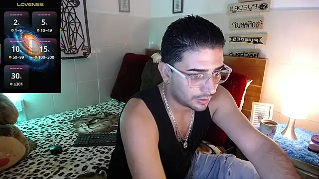 Snapshot of andders_ chatting on 06-05-26, 02:12 andders online show from 06-05-26, 02:12