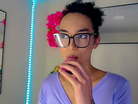 Darianna A online show from 04-17-26, 09:29