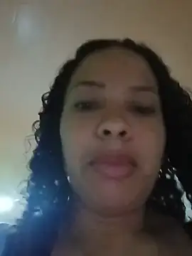 DivaCaliente1 online show from 06-26-26, 04:33