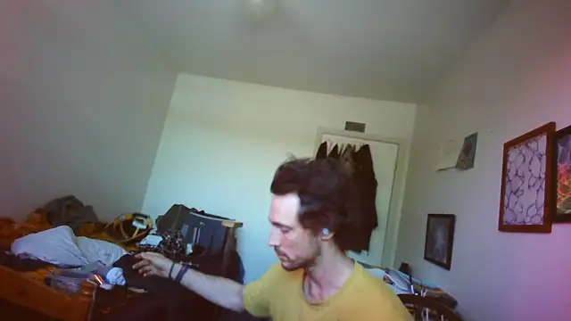 JohnnyMoves online show from 06-03-26, 08:47