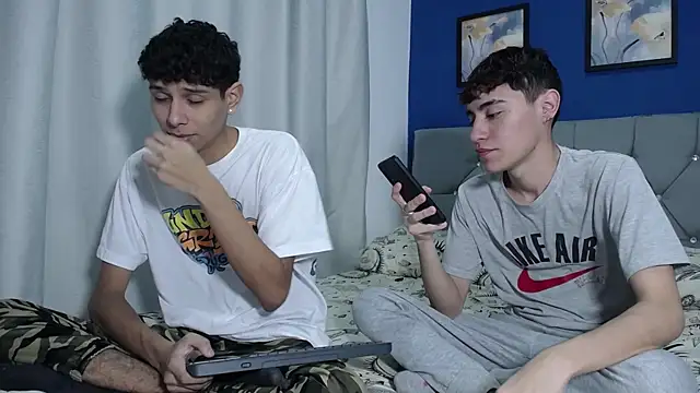 Snapshot of Thiago_And_Gael chatting on 06-19-26, 12:04 Thiago And Gael online show from 06-19-26, 12:04