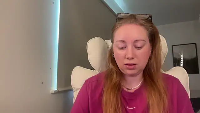Snapshot of arielsweetieee chatting on 05-14-26, 06:20 arielsweetieee online show from 05-14-26, 06:20