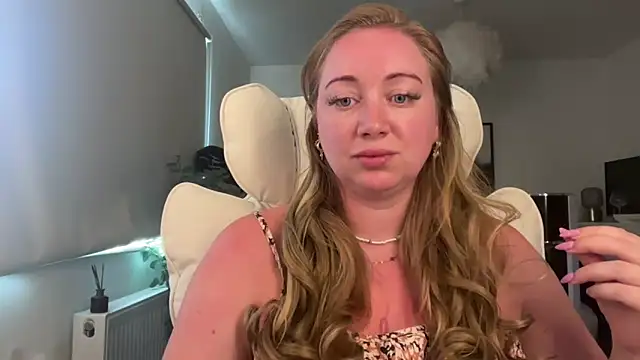 Snapshot of arielsweetieee chatting on 05-26-26, 07:59 arielsweetieee online show from 05-26-26, 07:59