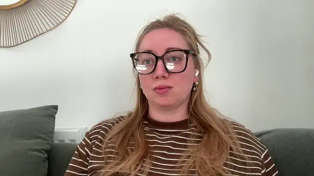 arielsweetieee online show from 06-14-26, 07:43