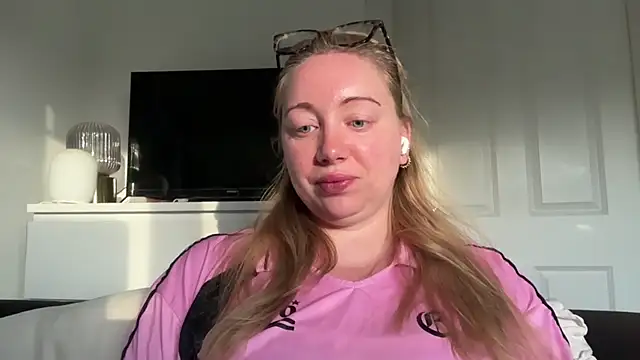 arielsweetieee online show from 06-15-26, 04:58