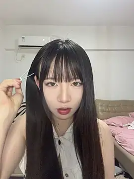 Snapshot of nide-baby chatting on 06-25-26, 03:27 nide-baby online show from 06-25-26, 03:27