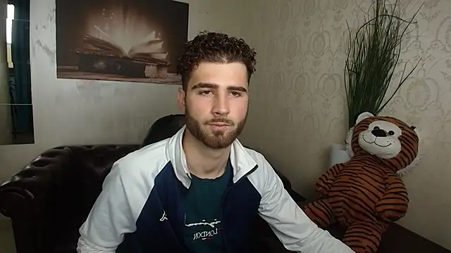KyloEast online show from 05-11-26, 07:03