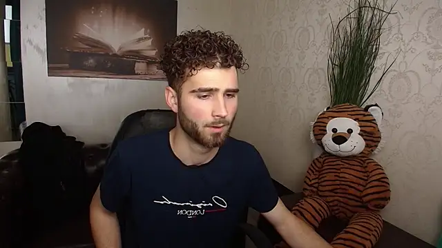 KyloEast online show from 05-13-26, 04:32