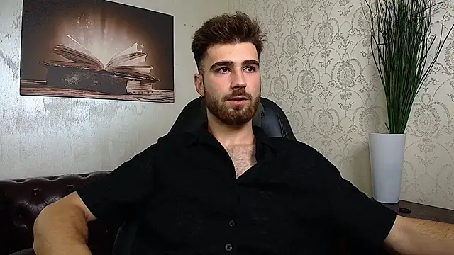 Snapshot of KyloEast chatting on 07-04-26, 03:56 KyloEast online show from 07-04-26, 03:56