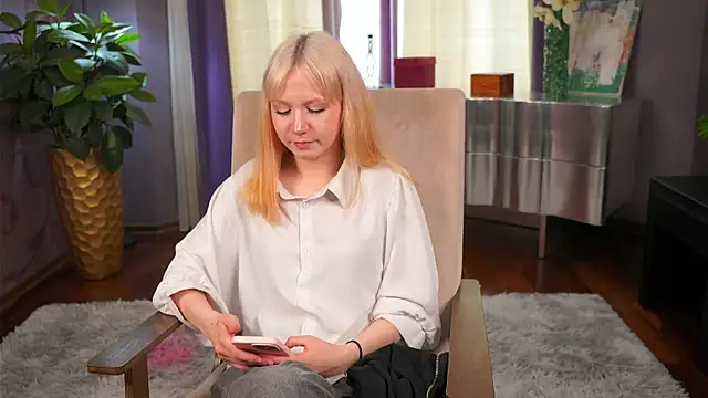 YulandaRasul online show from 04-18-26, 12:20