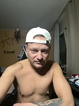 Snapshot of Thorbi94 chatting on 04-16-26, 07:58 Thorbi94 online show from 04-16-26, 07:58
