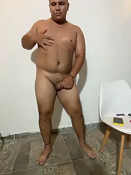Snapshot of Patricio_02 chatting on 06-18-26, 02:45 Patricio 02 online show from 06-18-26, 02:45