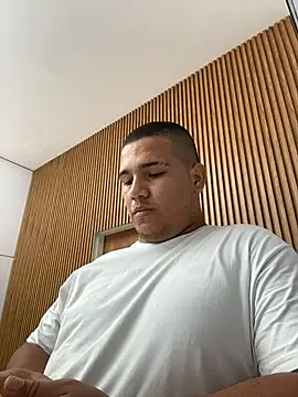 Snapshot of Patricio_02 chatting on 06-18-26, 08:13 Patricio 02 online show from 06-18-26, 08:13