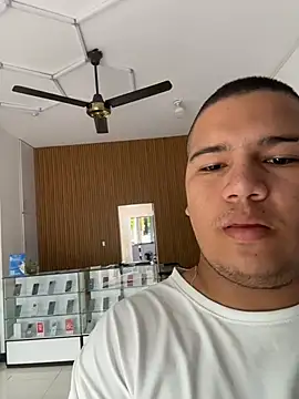Snapshot of Patricio_02 chatting on 07-24-26, 02:15 Patricio 02 online show from 07-24-26, 02:15