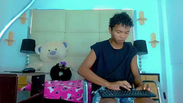 Chris Hott online show from 05-01-26, 01:32