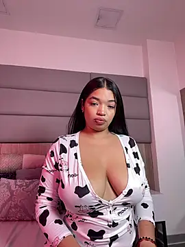 Snapshot of LilyFoox chatting on 05-19-26, 12:55 LilyFoox online show from 05-19-26, 12:55