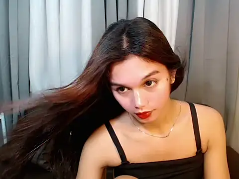 Snapshot of marie_castro chatting on 05-24-26, 06:24 marie castro online show from 05-24-26, 06:24