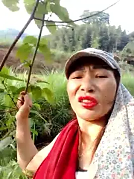 Snapshot of Tieuthu2 chatting on 05-15-26, 12:06 Tieuthu2 online show from 05-15-26, 12:06