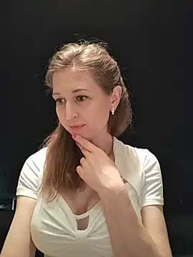Snapshot of irresistibelle chatting on 07-04-26, 06:47 irresistibelle online show from 07-04-26, 06:47