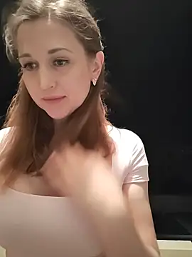 Snapshot of irresistibelle chatting on 07-16-26, 07:42 irresistibelle online show from 07-16-26, 07:42