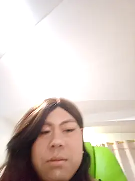 Snapshot of swzl0 chatting on 04-25-26, 01:52 swzl0 online show from 04-25-26, 01:52