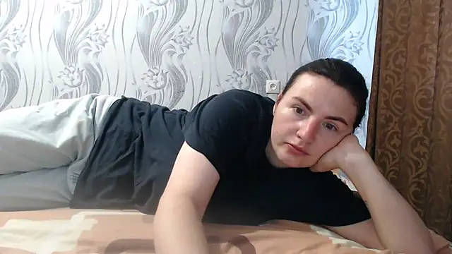 Snapshot of AlinaxJames chatting on 06-13-26, 08:34 AlinaxJames online show from 06-13-26, 08:34