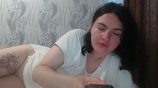 Snapshot of AlinaxJames chatting on 07-01-26, 06:59 AlinaxJames online show from 07-01-26, 06:59