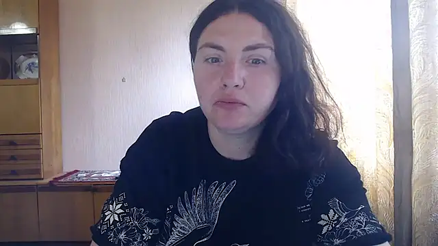 Snapshot of AlinaxJames chatting on 07-05-26, 12:01 AlinaxJames online show from 07-05-26, 12:01