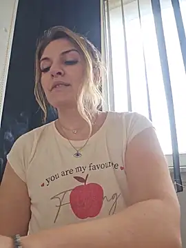 Snapshot of I_amBianca chatting on 05-14-26, 07:15 I amBianca online show from 05-14-26, 07:15