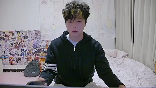 Cream-001 online show from 04-18-26, 07:12