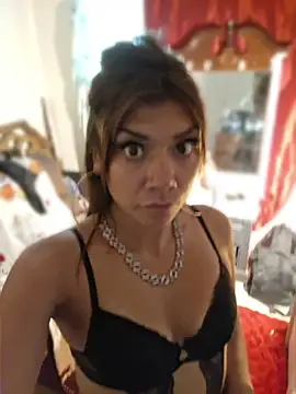 Snapshot of TooCutee chatting on 05-06-26, 04:56 TooCutee online show from 05-06-26, 04:56