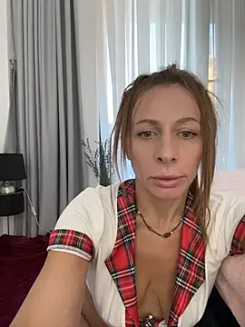 Snapshot of Mira_Luna chatting on 06-29-26, 05:02 Mira Luna online show from 06-29-26, 05:02