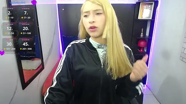 Snapshot of nancy_blonde chatting on 06-26-26, 12:42 nancy blonde online show from 06-26-26, 12:42