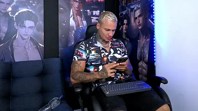 Snapshot of damian_becker chatting on 07-10-26, 10:23 damian becker online show from 07-10-26, 10:23