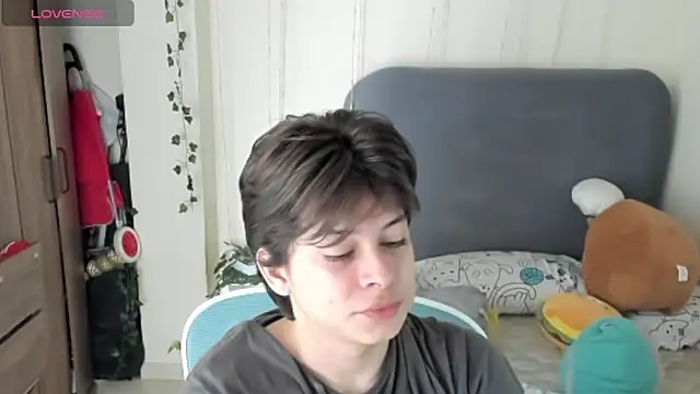 Snapshot of Felixzyn chatting on 06-11-26, 06:39 Felixzyn online show from 06-11-26, 06:39