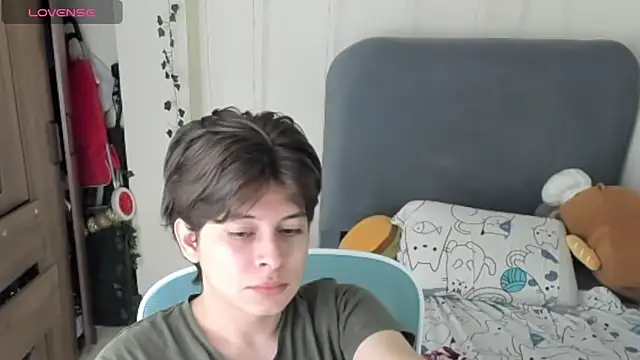Snapshot of Felixzyn chatting on 06-14-26, 06:54 Felixzyn online show from 06-14-26, 06:54