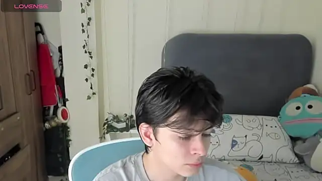 Snapshot of Felixzyn chatting on 06-15-26, 06:54 Felixzyn online show from 06-15-26, 06:54