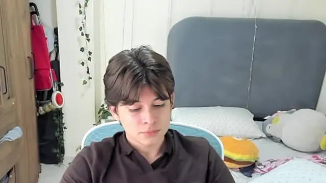 Snapshot of Felixzyn chatting on 06-22-26, 07:11 Felixzyn online show from 06-22-26, 07:11