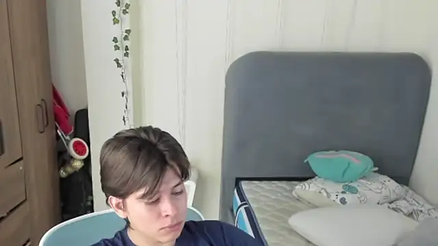 Snapshot of Felixzyn chatting on 07-18-26, 01:15 Felixzyn online show from 07-18-26, 01:15