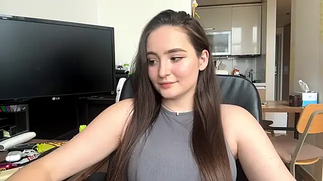 Emilly Cart online show from 05-20-26, 03:24