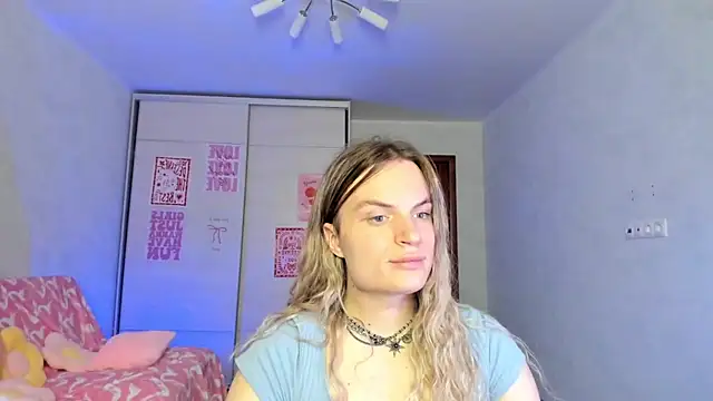 milliKira006 online show from 05-27-26, 01:57
